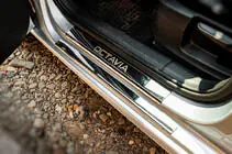 Skoda Octavia III A7 2013-2019 Battitacco Carmos V1 (8 pz, acciaio inox) foto 5
