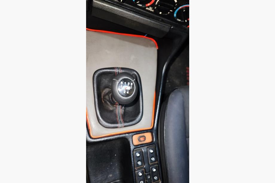 BMW 5 Series E34 1988-1995 Pomello cambio OEM (similpelle, nero liscio) Foto 6