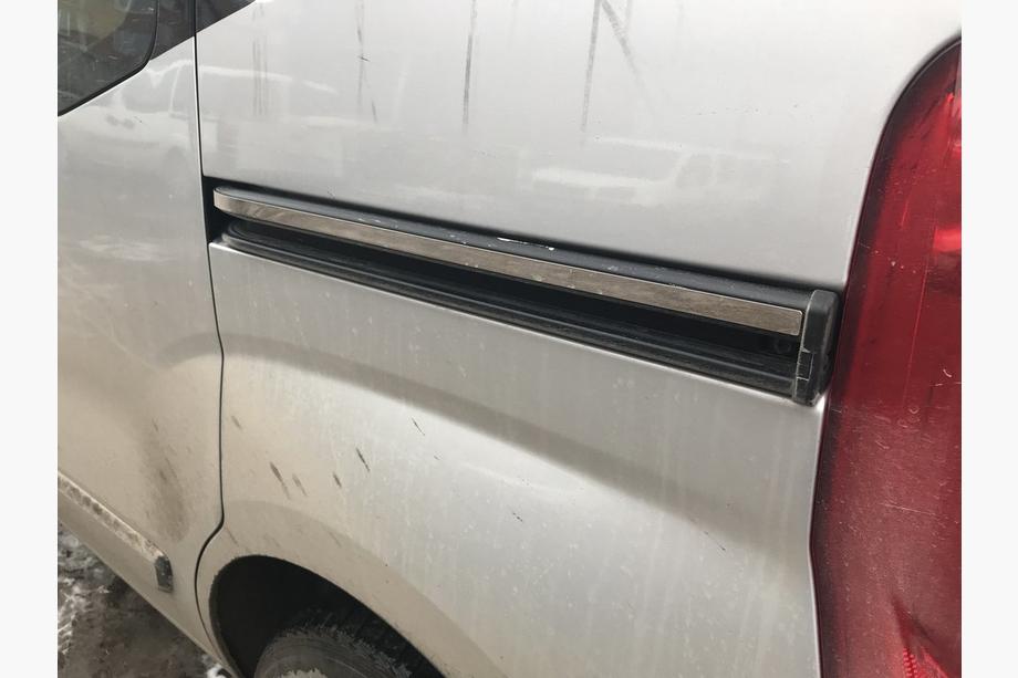 Fiat Fiorino/Qubo 2008-2024 Modanature in acciaio inox per porte scorrevoli (2 pz) Carmos - Acciaio Inox Turco Foto 4