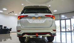 Toyota Fortuner 2015- Kit carrozzeria Lexus-TRD V2 (per 2015-2020) foto 3