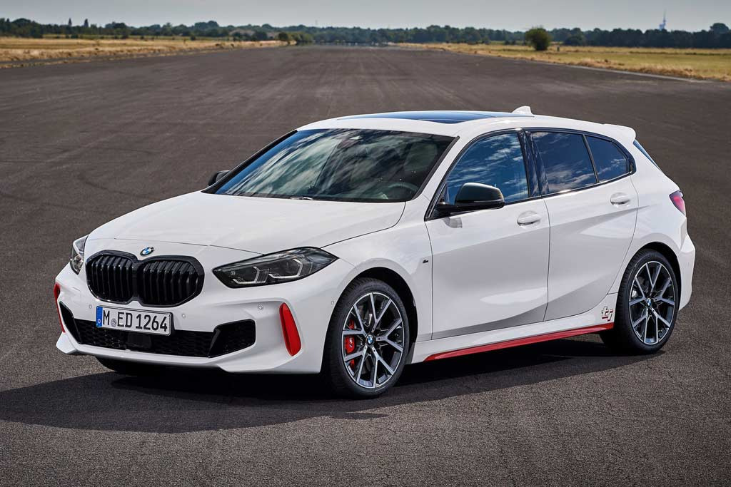 Presentazione della berlina a trazione anteriore BMW 128ti carica