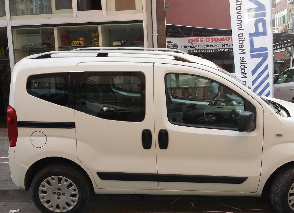 Mancorrenti sul tetto per Peugeot Bipper