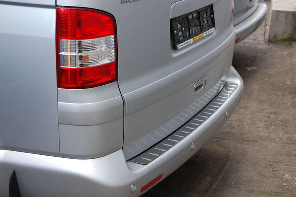 Finiture cromate sul paraurti posteriore Volkswagen T5 Multivan