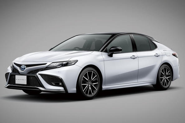 Aggiornato Toyota Camry per debuttare in Giappone Foto 4
