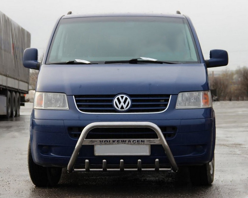 La protezione paraurti per Volkswagen T5 Multivan