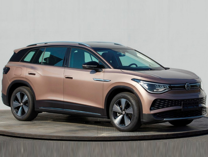 La più grande auto elettrica Volkswagen ID.6 X si prepara al debutto