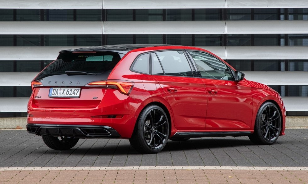 La versione "calda" della berlina Skoda Scala Edition S si prepara per le vendite