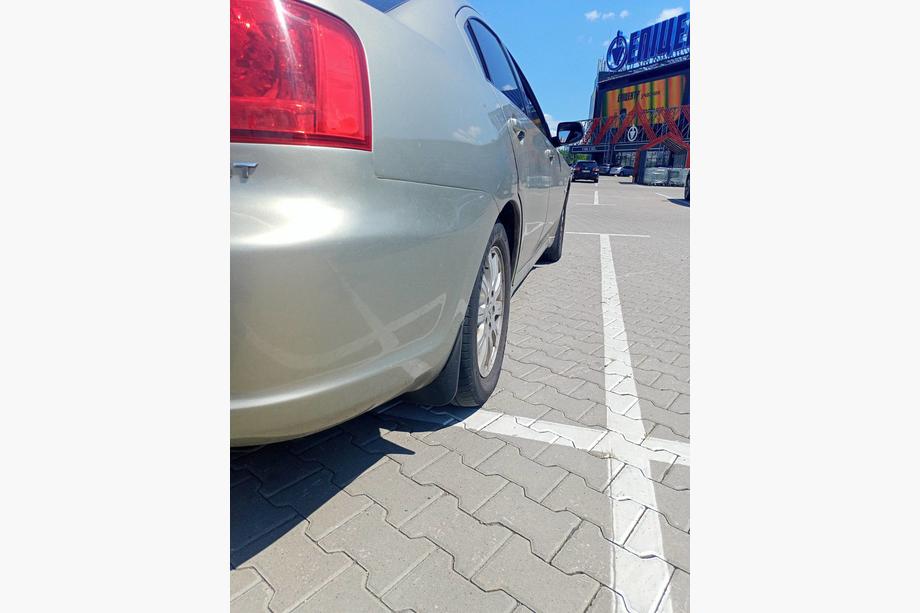 Mitsubishi Galant 2003-2012 Paraspruzzi originali Premium 2007-2012 (4 pz) Foto 5