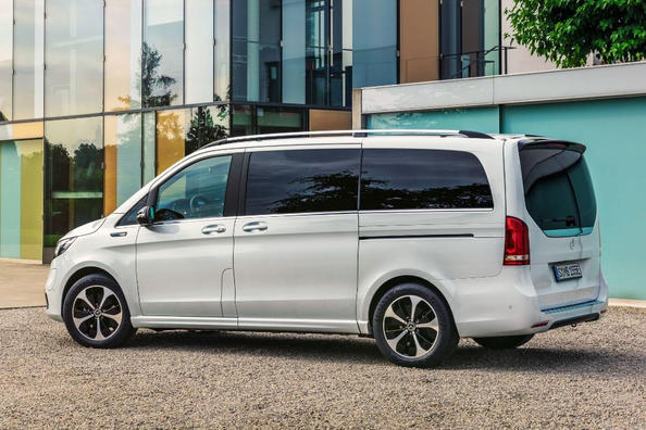 Mercedes-Benz EQV: prova del minivan elettrico – restyling, autonomia e successore del VLE Foto 4