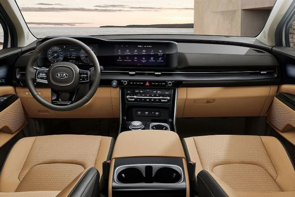 Revisione del minivan KIA Carnival di nuova generazione Foto 6