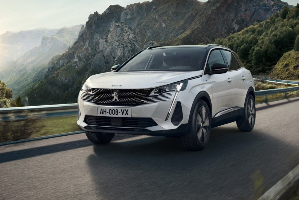 Revisione della versione restyling del crossover Peugeot 3008