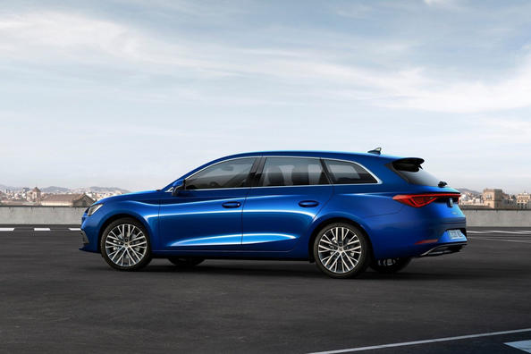 Revisione della quarta generazione della station wagon SEAT Leon ST Foto 7