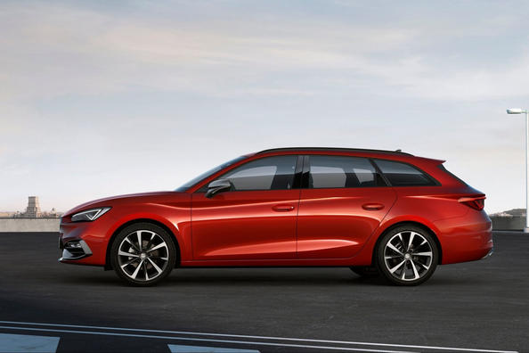 Revisione della quarta generazione della station wagon SEAT Leon ST Foto 3