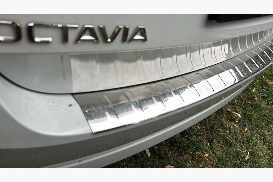 Skoda Octavia IV A8 2020- Protezione paraurti posteriore Carmos (SW, acciaio inox) Foto 1