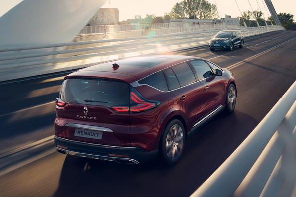 Revisione del minivan aggiornato Renault Espace