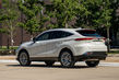 Panoramica del crossover ibrido Toyota Venza foto 2