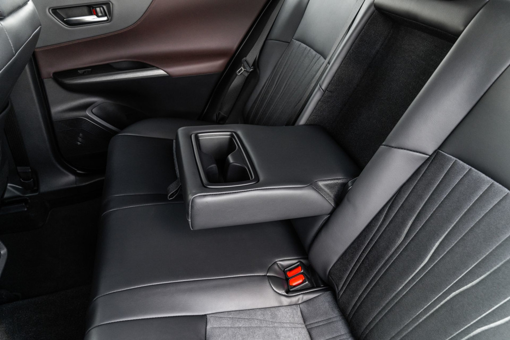Panoramica del crossover ibrido Toyota Venza