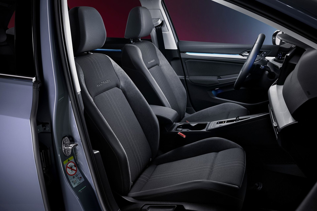 Revisione della station wagon a trazione integrale Volkswagen Golf Alltrack