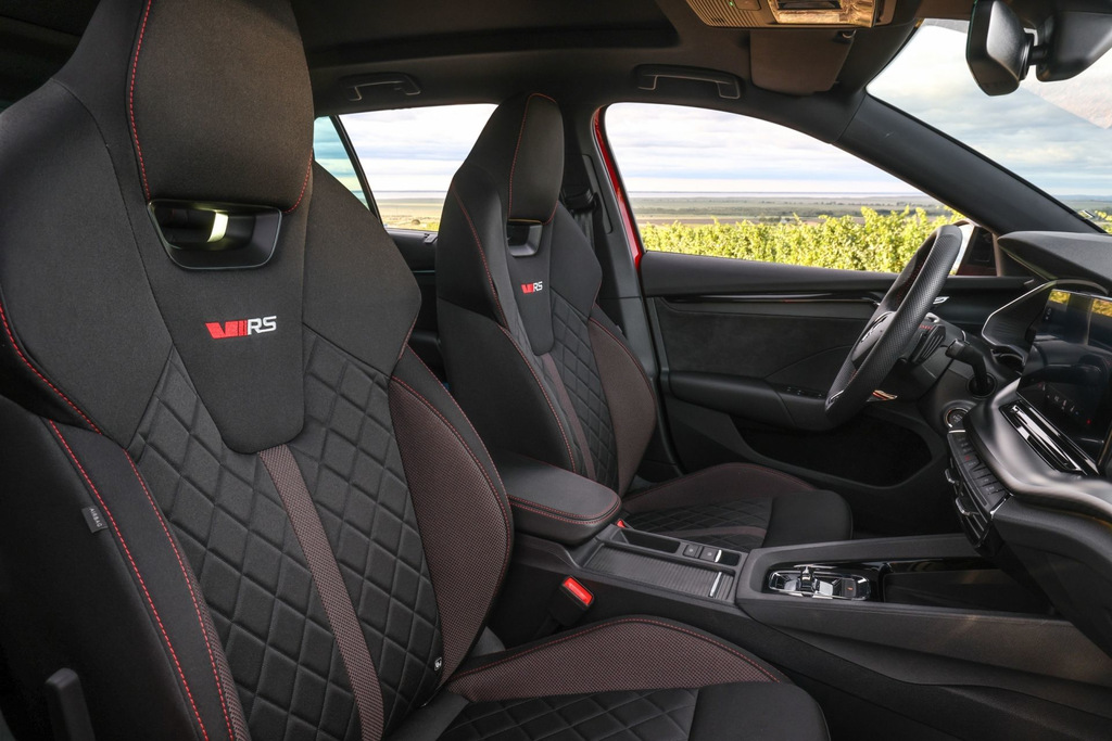 Skoda Octavia RS Combi station wagon revisione