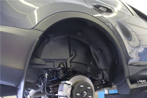 Come installare i rivestimenti dei passaruota su un’auto con le tue mani?