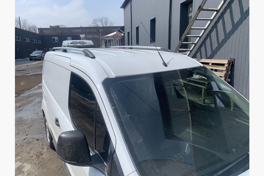 Ford Connect 2014-2021 Barre Tetto Cromate Maxi, piedini in plastica Foto 5