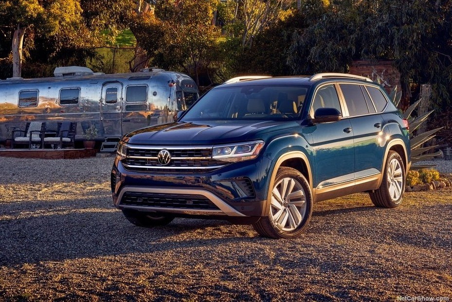 Crossover Volkswagen Atlas aggiornato a sette posti