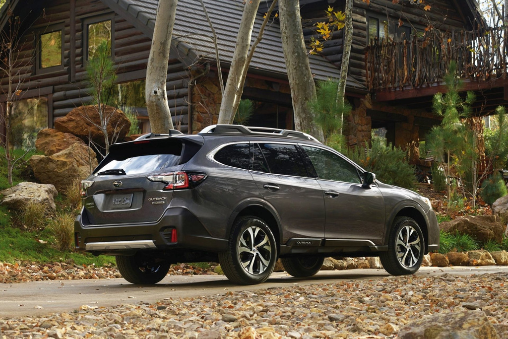 Revisione della station wagon a trazione integrale Subaru Outback