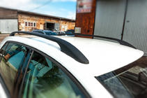 Volkswagen Golf 7/E-Golf 2012-2020 Barre portatutto OmsaLine Solid (2 pz, nere) foto 5