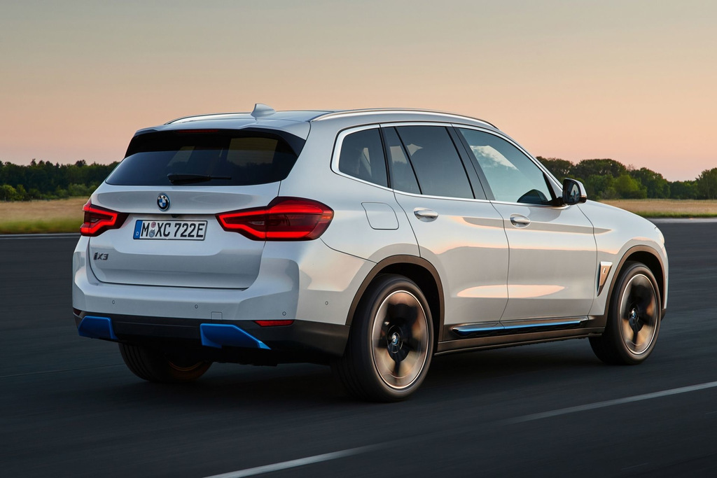 Recensione del crossover elettrico BMW iX3