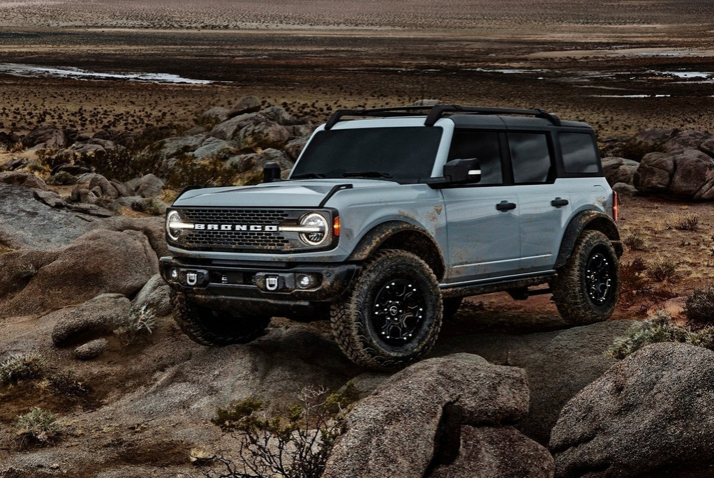 Modifica a cinque porte del SUV Ford Bronco di nuova generazione