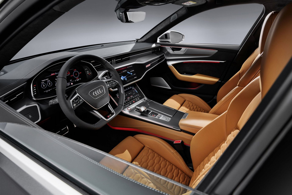 Revisione della station wagon a trazione integrale da 600 cavalli Audi RS6 Avant