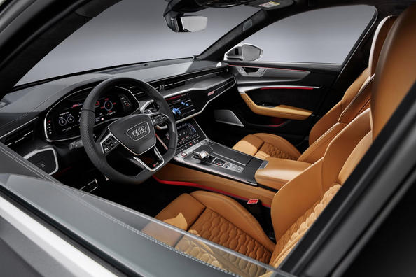 Revisione della station wagon a trazione integrale da 600 cavalli Audi RS6 Avant Foto 9