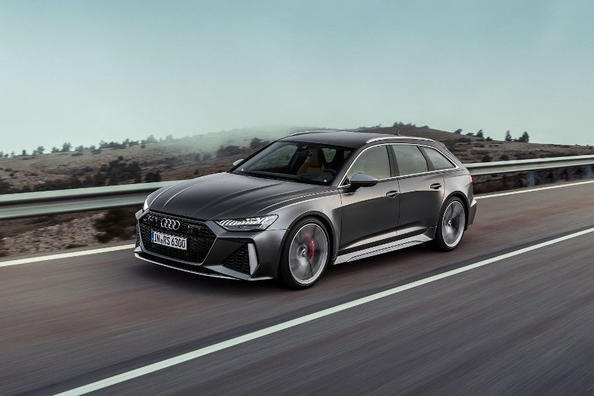 Revisione della station wagon a trazione integrale da 600 cavalli Audi RS6 Avant Foto 2