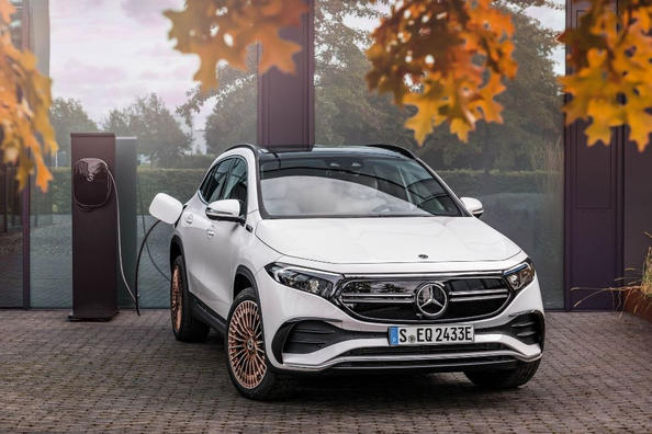 Crossover elettrico compatto Mercedes-Benz EQA