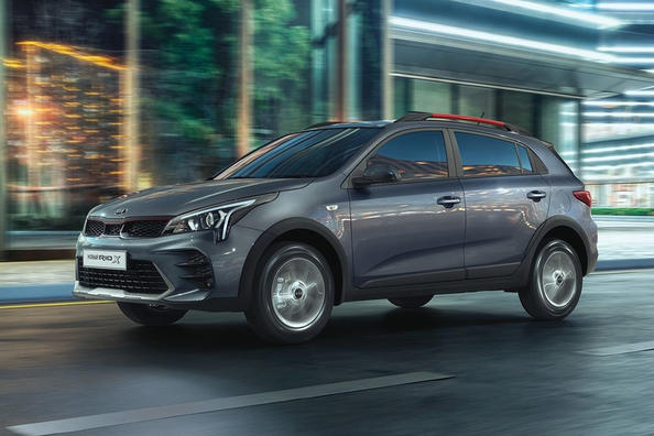 KIA Rio X cross-country hatchback Foto 2