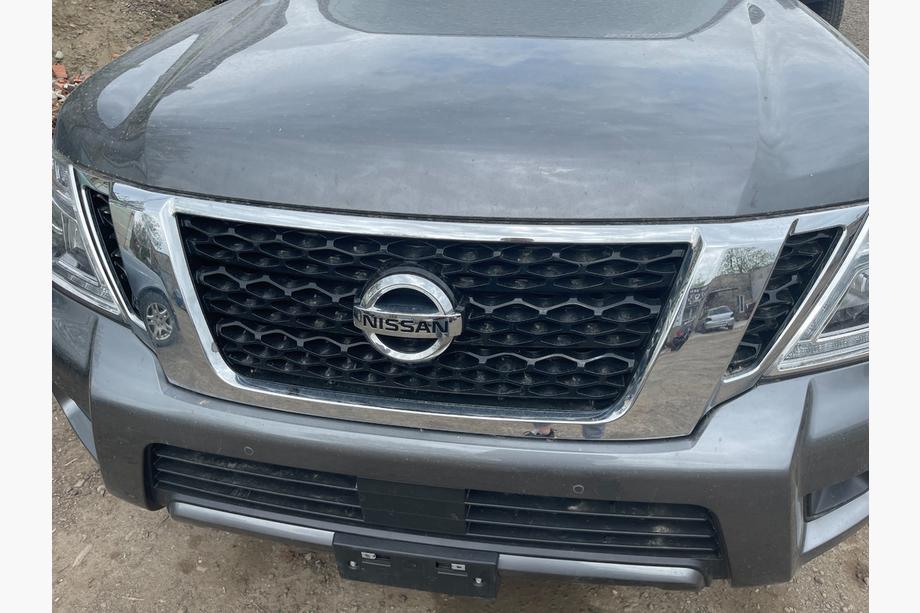 Nissan Armada 2016-2024 Cofano (Usato, Perfetto 2019) Foto 3