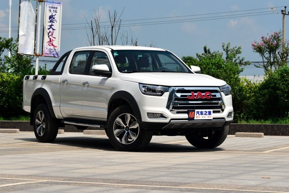 Revisione del camioncino JAC T8 con telaio a trazione integrale