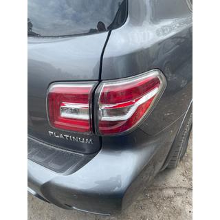 Fanali posteriori a LED (Originali, usati, anno 2019) Nissan Armada 2016-2024 foto 3
