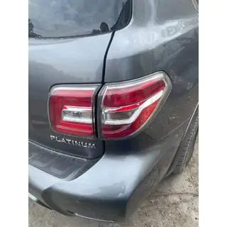 Fanali posteriori a LED (Originali, usati, anno 2019) Nissan Armada 2016-2024 foto 3