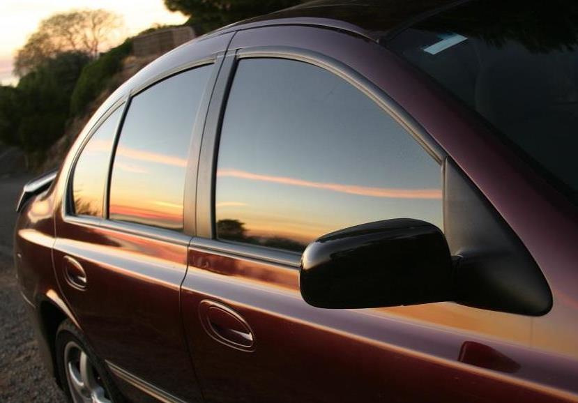 Tipi di colorazione del vetro per auto