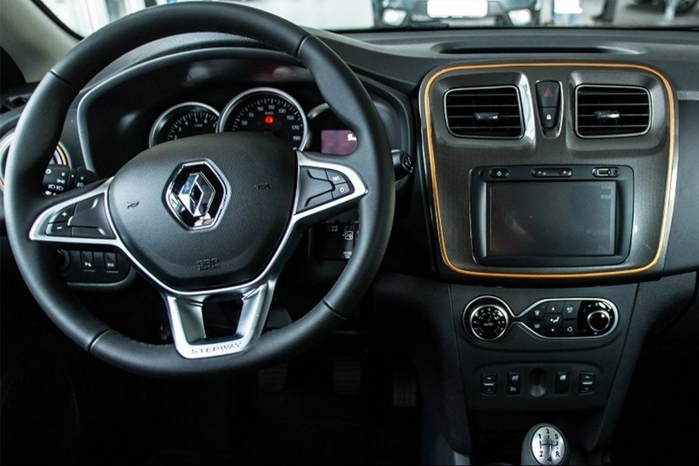 Fuoristrada station wagon Renault Logan MCV Stepway