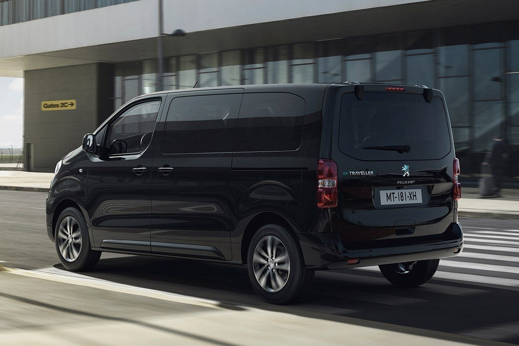 Recensione del minivan elettrico Peugeot e-Traveler