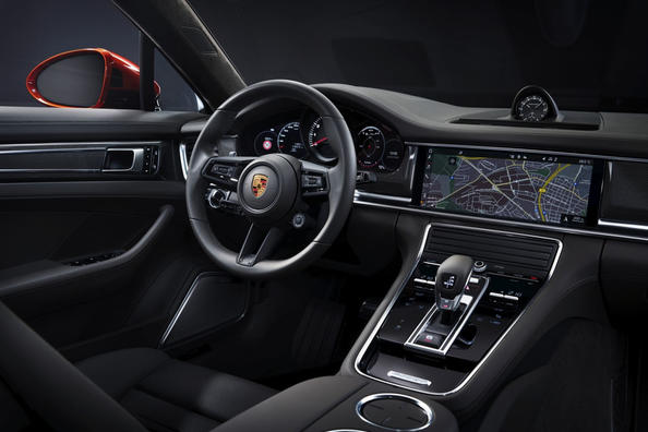 Recensione del liftback aggiornato Porsche Panamera Turbo S Foto 9