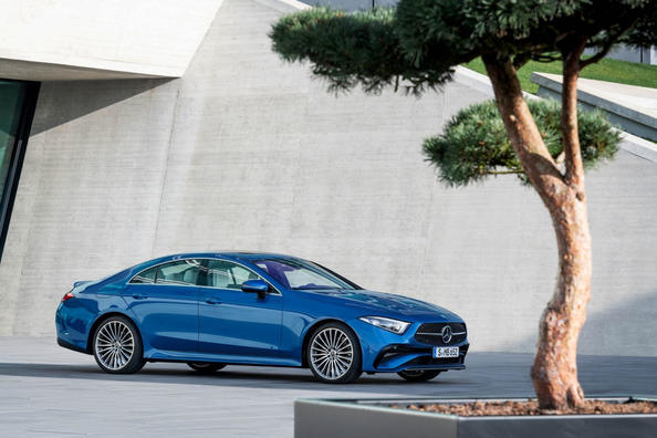 Berlina coupé a trazione integrale Mercedes-Benz Classe CLS Foto 2