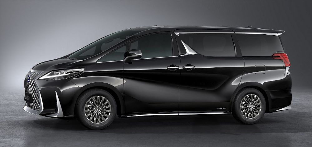 Recensione del minivan premium Lexus LM