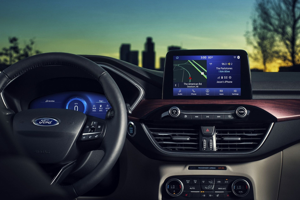 Recensione della quarta generazione del crossover Ford Escape