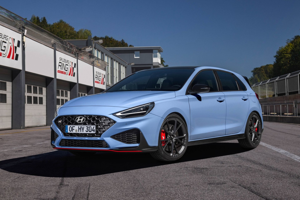 Revisione di una modifica più produttiva della berlina Hyundai i30 N