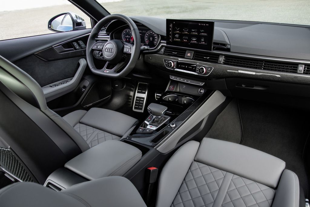 Versione sportiva della berlina Audi S4
