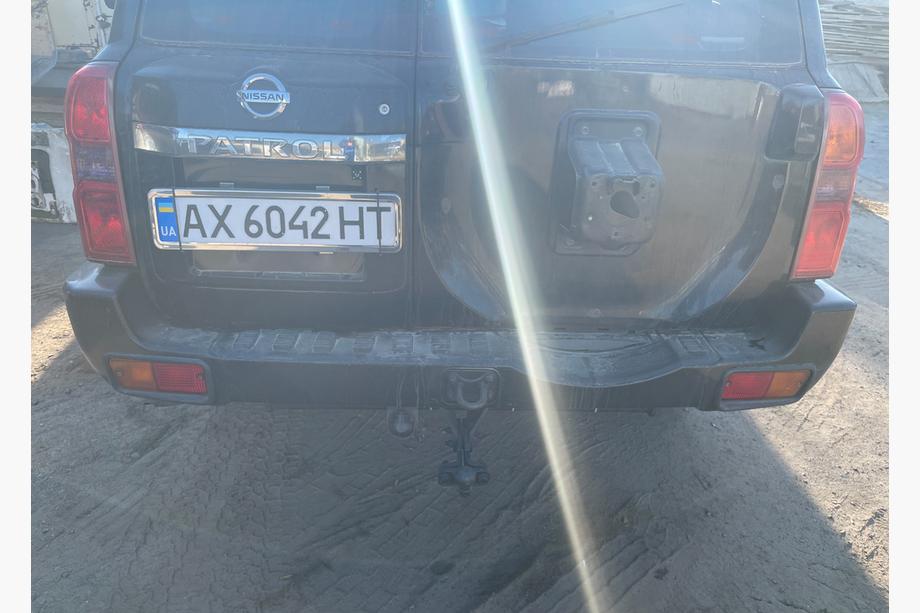 Nissan Patrol Y61 1997-2011 Paraurti posteriore completo usato (2004-2008) Foto 2