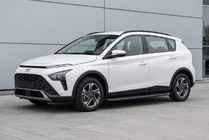 Hyundai Bayon 2021- Pedane Laterali Bosphore Black (2 pz, Alluminio) foto 1